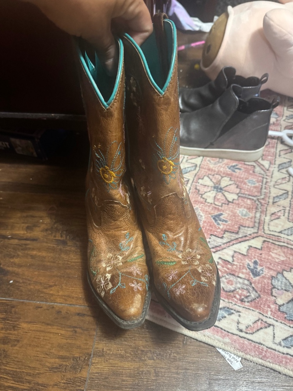 Girls boots